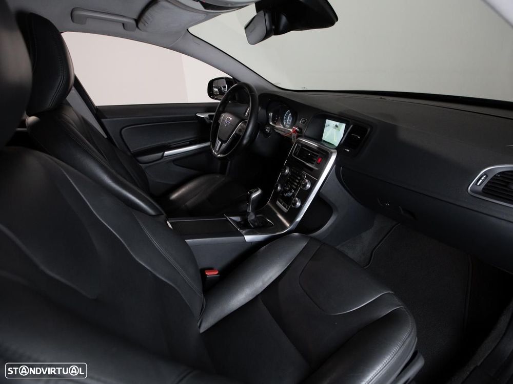 Volvo V60 Cross Country - 9