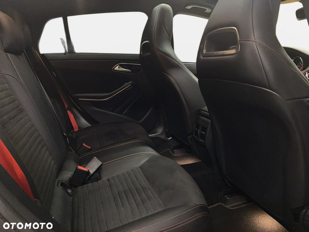 Mercedes-Benz CLA - 17