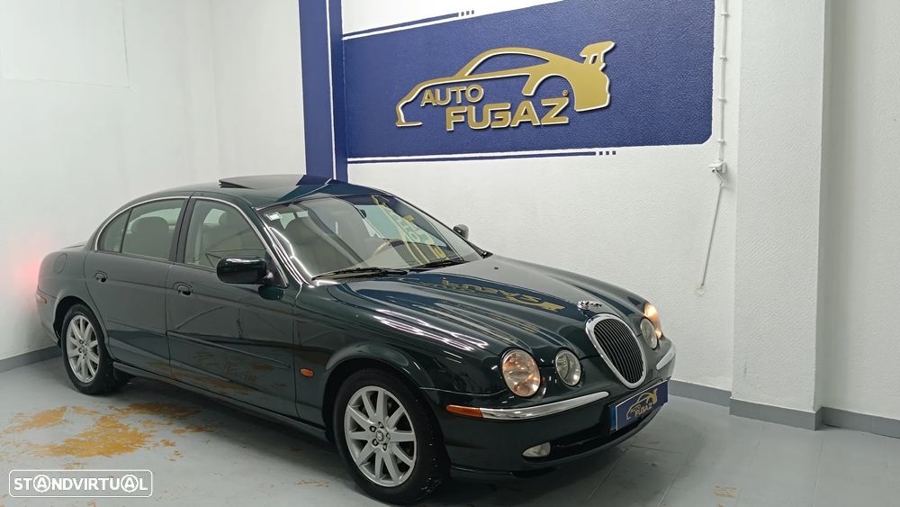 Jaguar S-Type 3.0 V6 Executive Auto. - 1