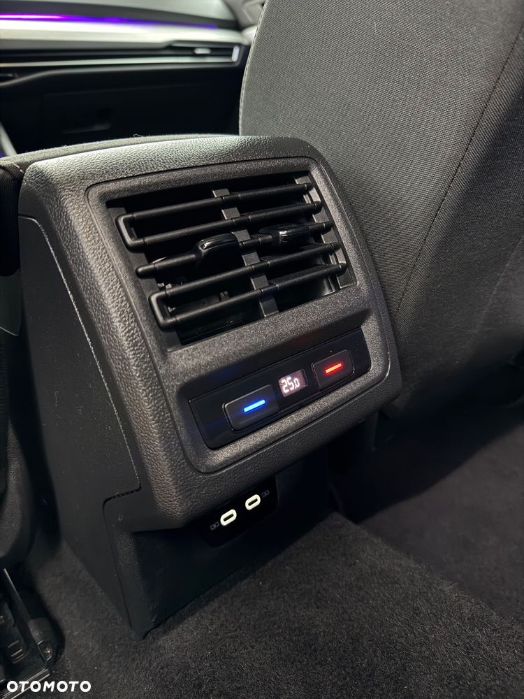 Volkswagen Golf - 9