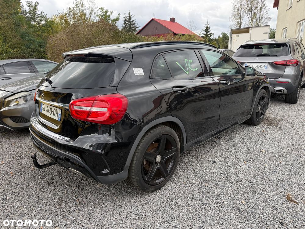 Mercedes-Benz GLA 200 d 4Matic 7G-DCT AMG Line - 4