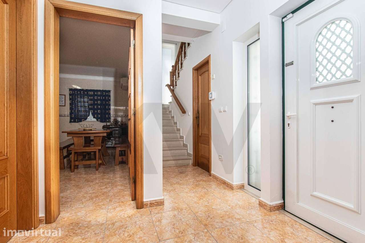 Moradia isolada T4 com 275 m2 num lote de 520 m2 e garagem — Arruda do - Grande imagem: 4/50
