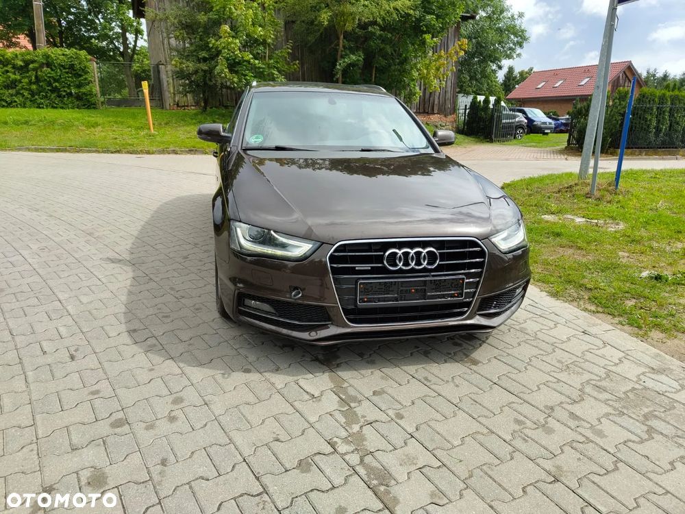 Audi A4 Avant 2.0 TDI DPF clean diesel quattro S tronic S line Sportpaket - 29