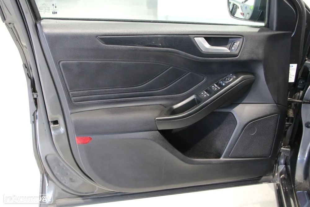 Ford Focus 1.0 EcoBoost ST-Line - 5