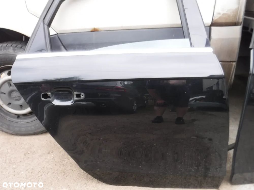 Audi A4 B8 drzwi sedan tyl LY9B szyba prawe lewe - 3