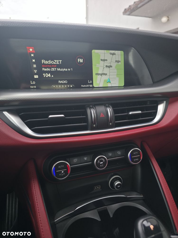 Alfa Romeo Stelvio - 13