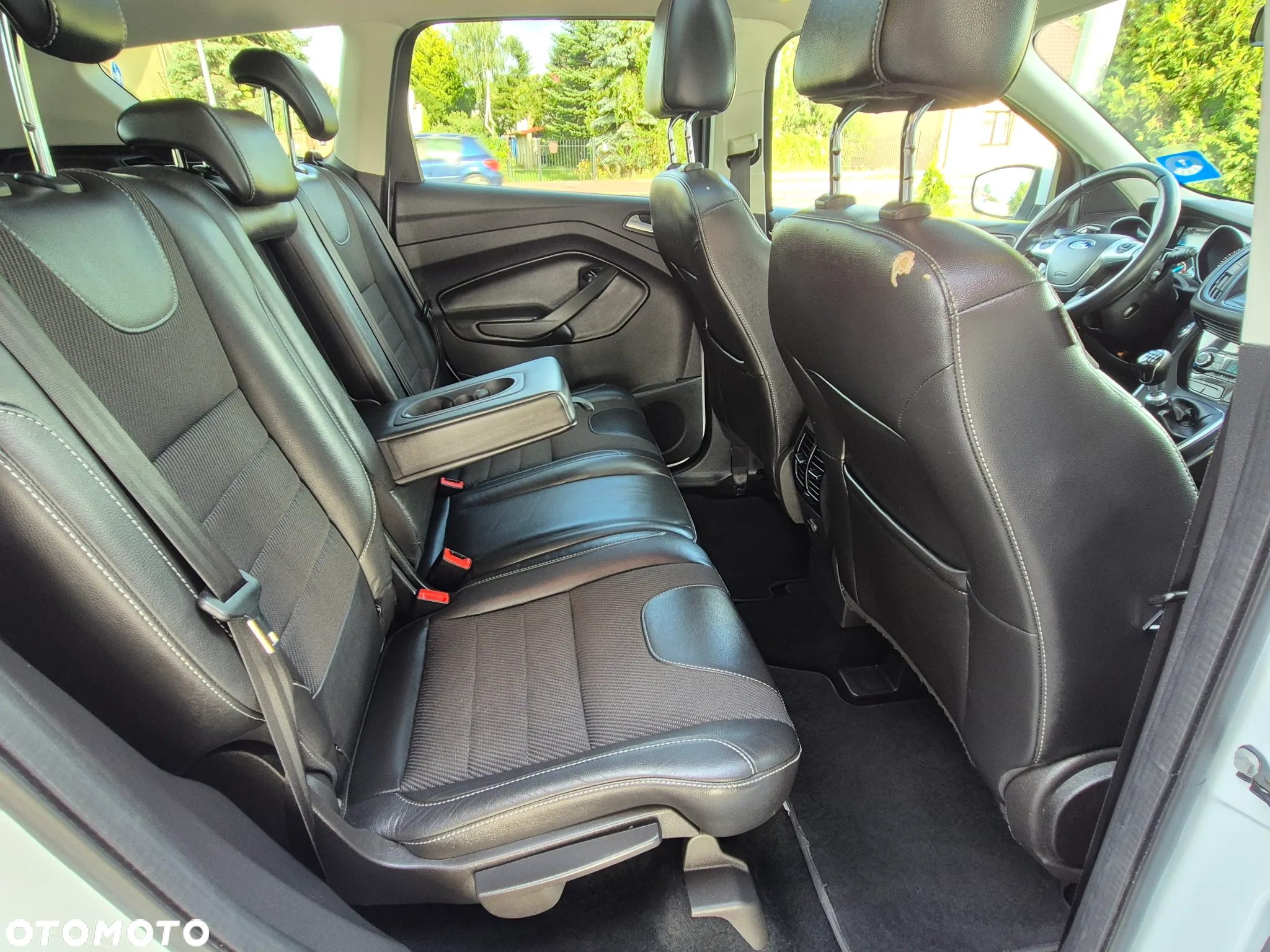 Ford Kuga 2.0 TDCi 2x4 Titanium - 29