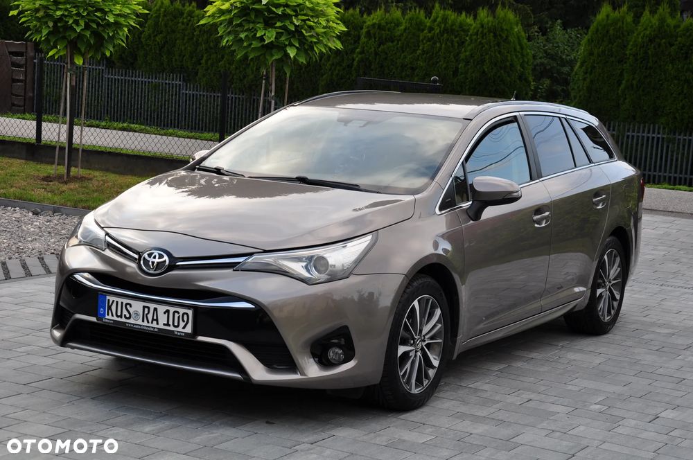 Toyota Avensis Touring Sports 1.8 Edition S+ - 2