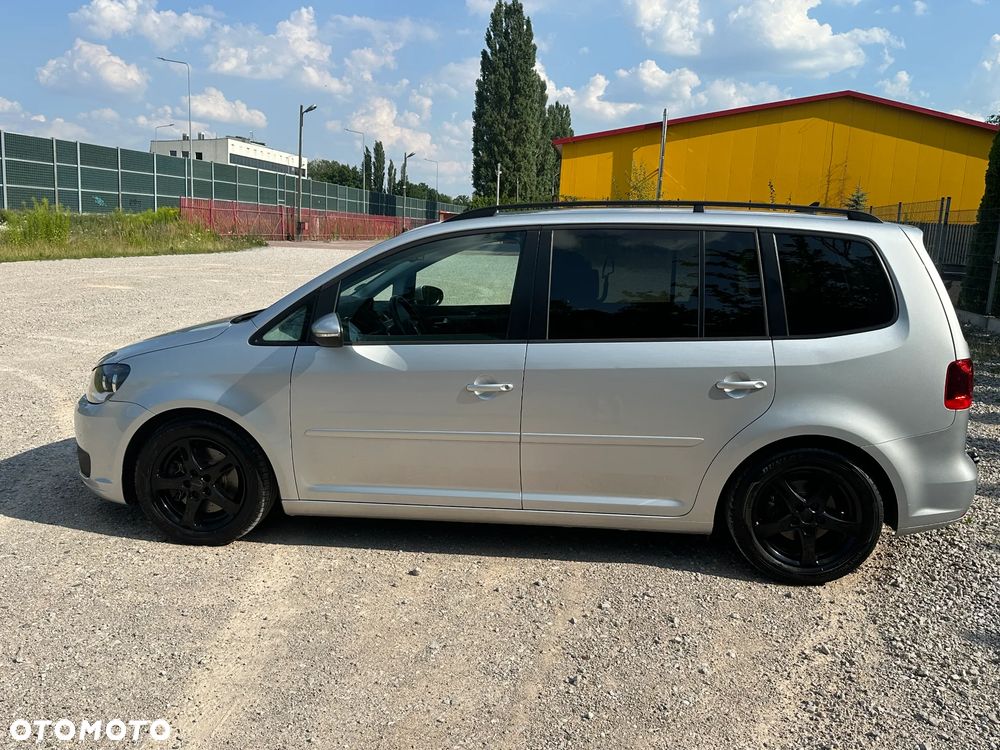 Volkswagen Touran - 14