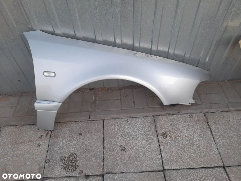 AUDI A8 D2 LIFT BŁOTNIK PRAWY PRZEDNI PRZÒD - 1