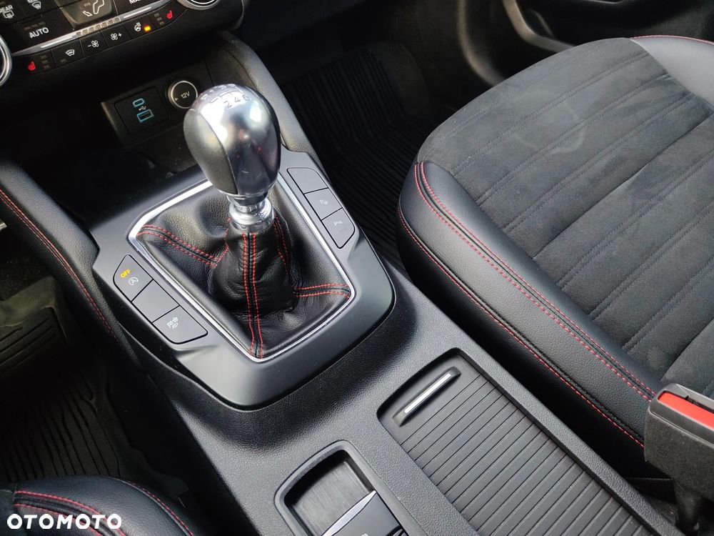 Ford Kuga 1.5 EcoBoost FWD ST-Line ASS MMT6 - 17