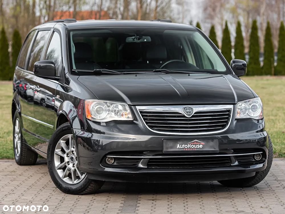 Lancia Voyager 3.6 Platinum - 1