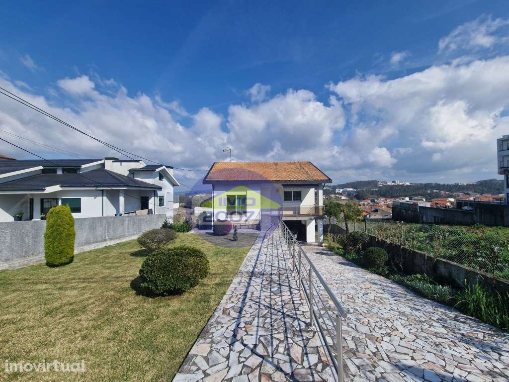 Moradia T4 em Lourosa - Grande imagem: 2/32