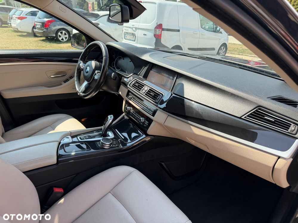 BMW Seria 5 518d Sport Line - 33