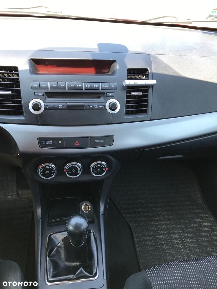 Mitsubishi Lancer 1.8 Invite - 16