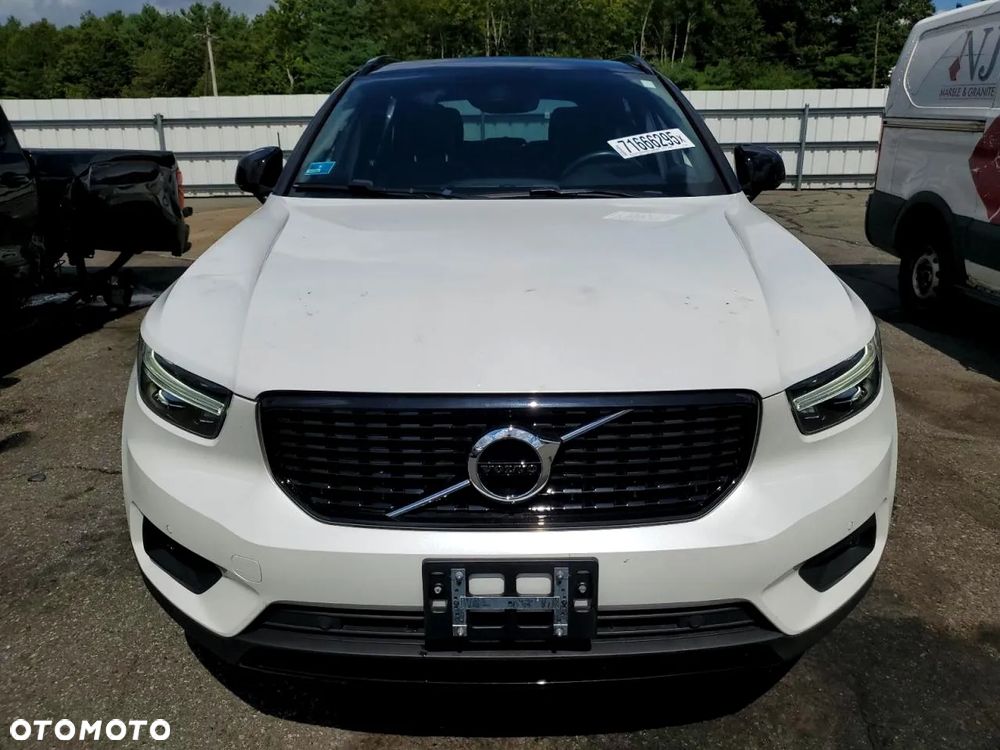 Volvo XC 40 T5 AWD R-Design - 6