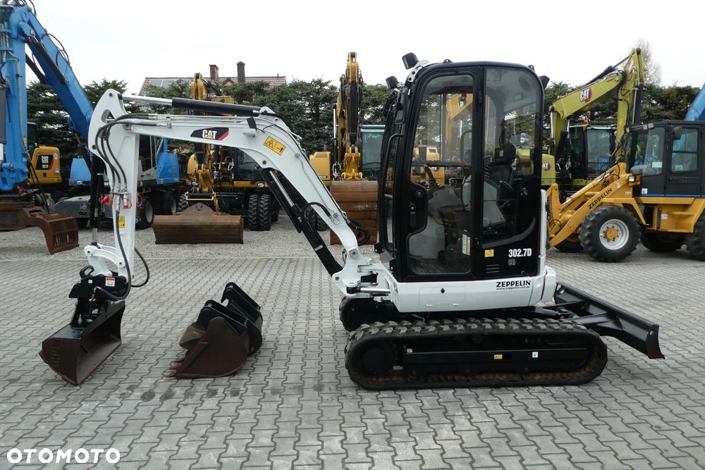 Caterpillar 302,7D CR TRZY ŁYŻKI - 2