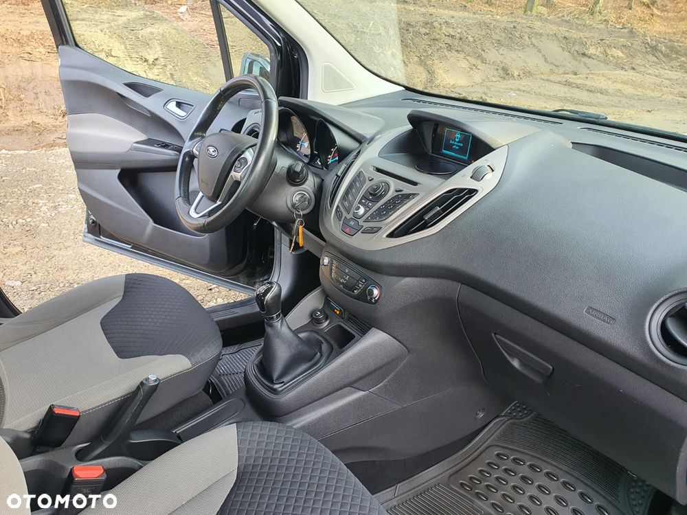 Ford Tourneo Courier 1.0 EcoBoost S&S Ambiente - 9