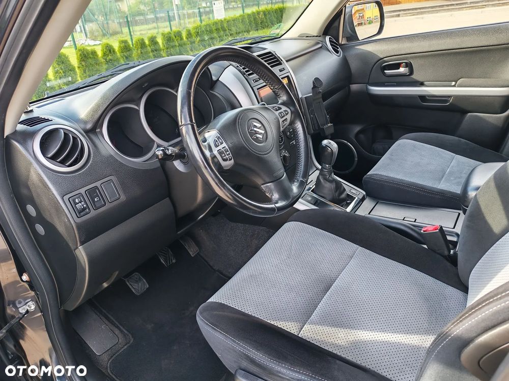 Suzuki Grand Vitara 1.9 DDiS Comfort DPF Limited - 11