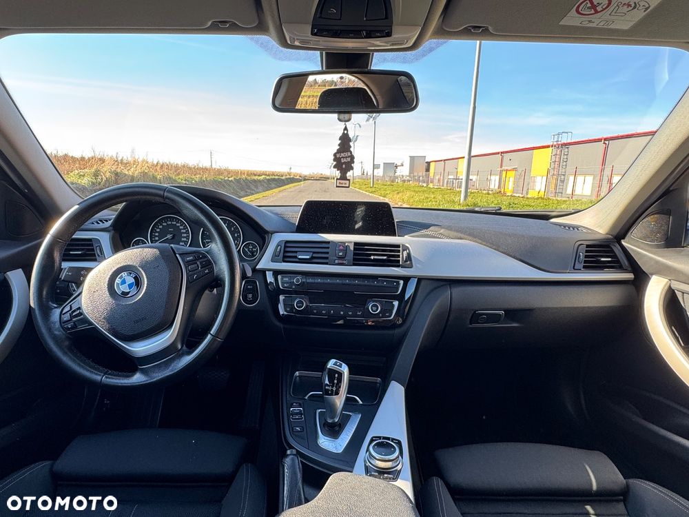 BMW Seria 3 318i Sport Line - 9