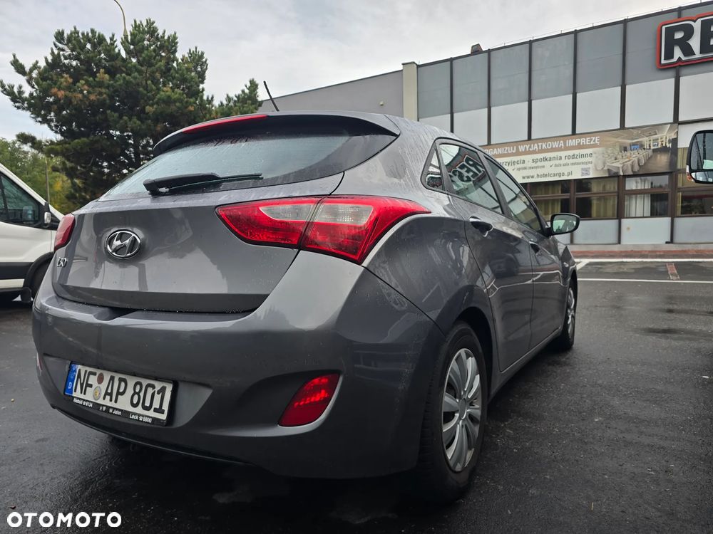 Hyundai i30 blue 1.4 Style - 7