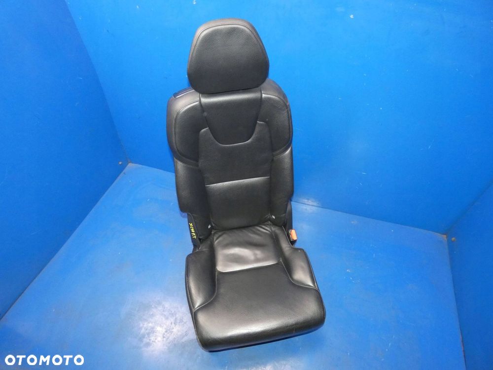 VOLVO XC90 II FOTEL PRAWY TYŁ TYLNY
