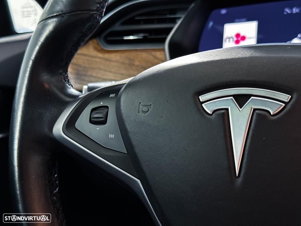 Tesla Model S Long Range AWD - 38
