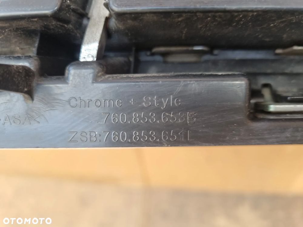 VW TOUAREG III 760 GRILL ATRAPA - 4