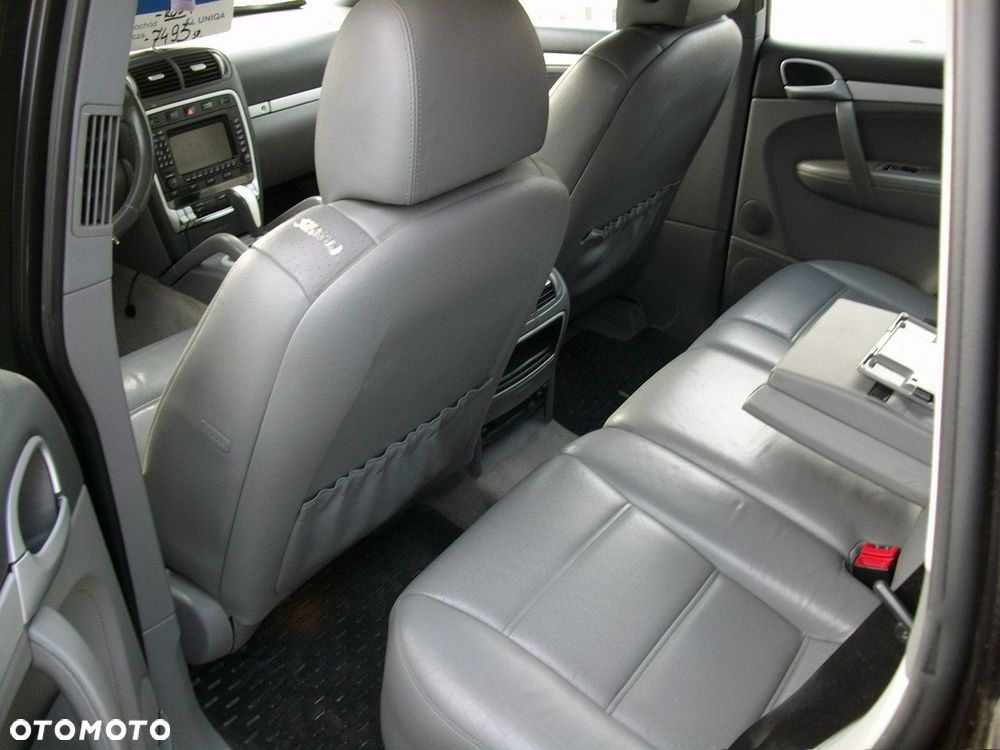 Porsche Cayenne - 10