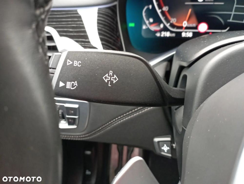 BMW Seria 7 750i xDrive - 22