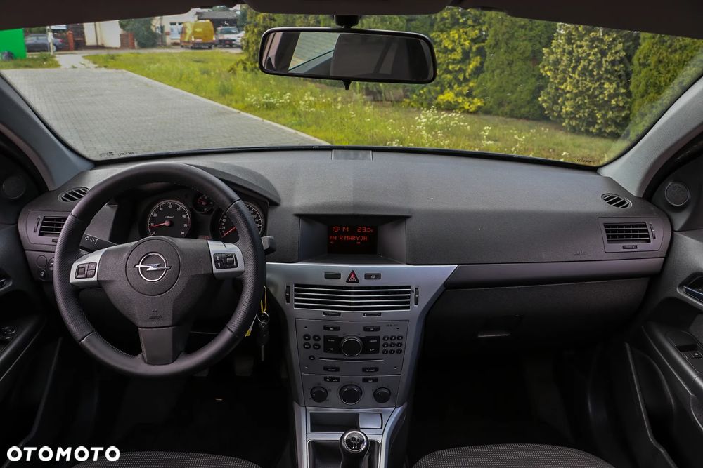 Opel Astra 1.6 Exklusiv - 30