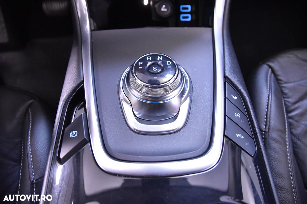 Ford S-Max - 17