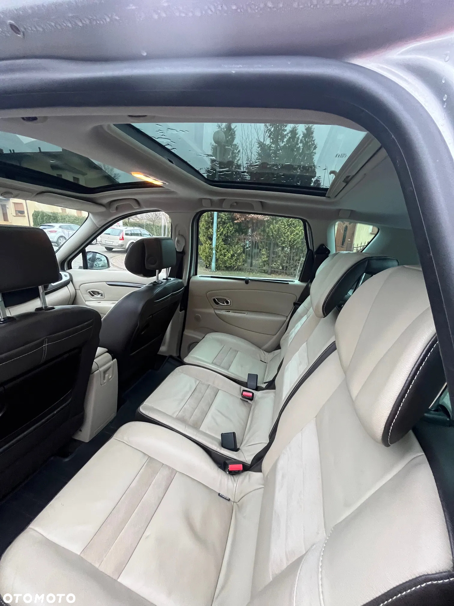 Renault Scenic dCi 150 FAP Luxe - 12