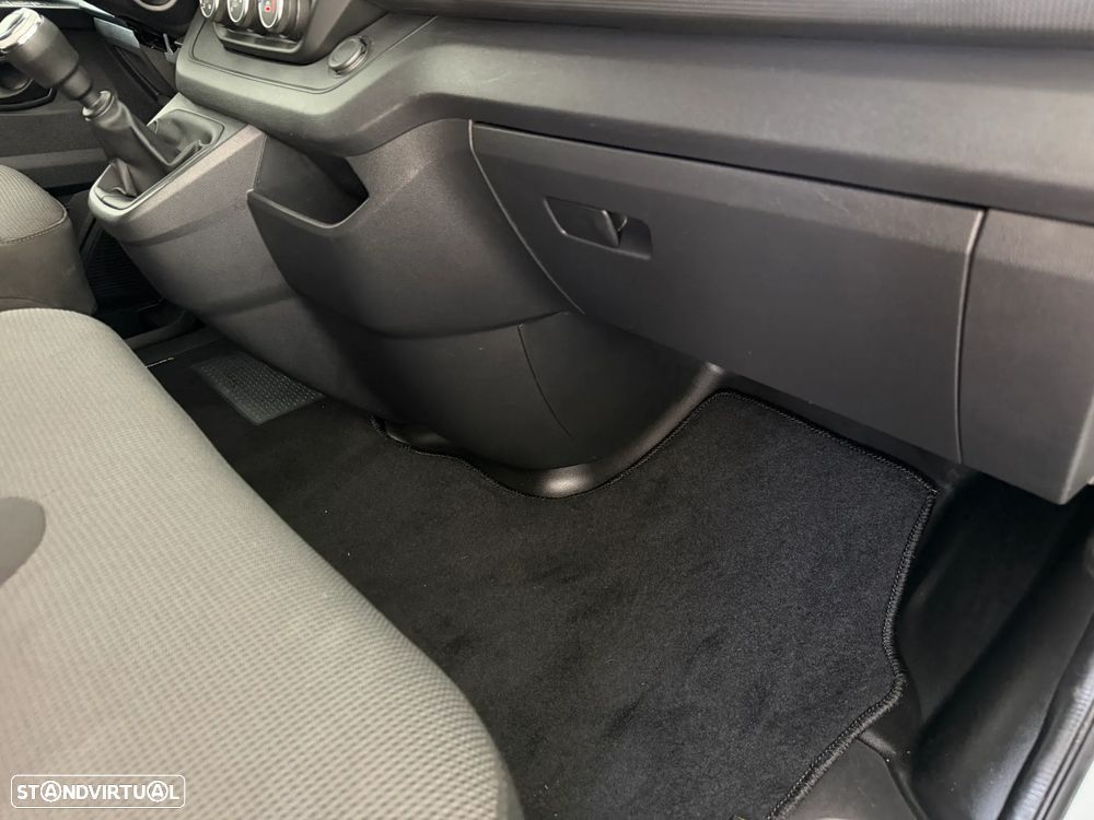 Renault Trafic 2.0 IVA Dedutível 3Lugares L1H1 - 15