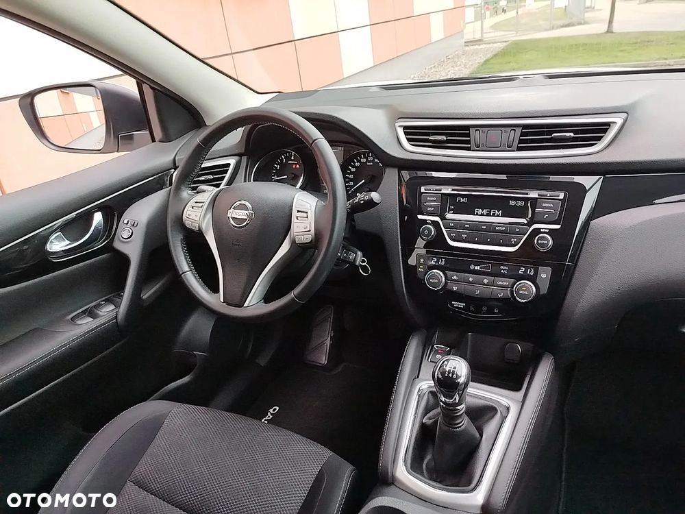 Nissan Qashqai 1.2 DIG-T N-Vision - 12
