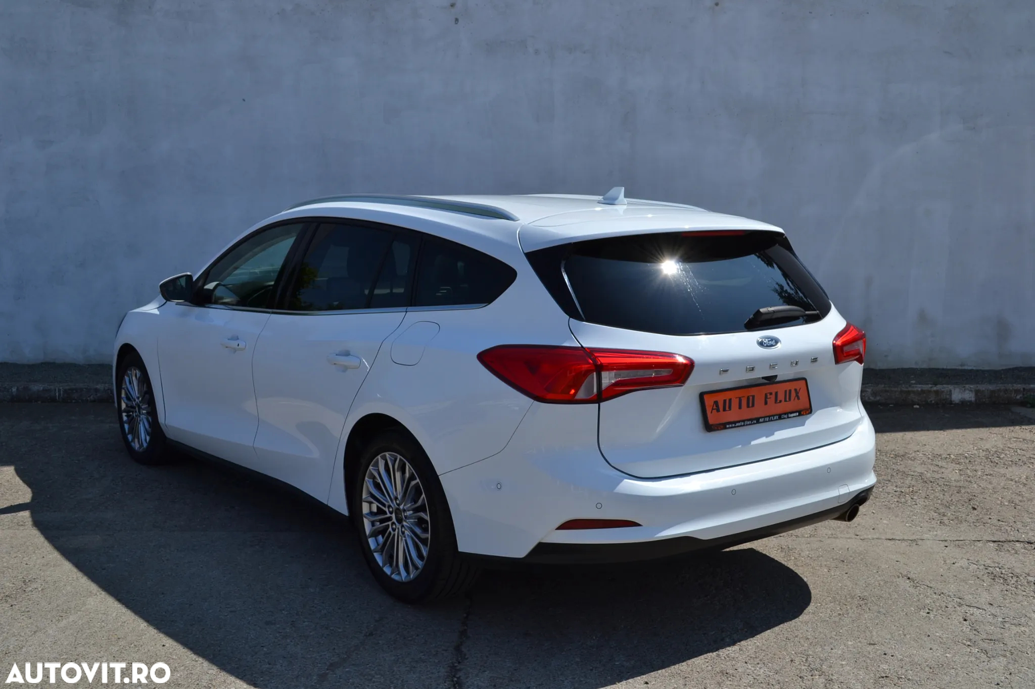 Ford Focus 1.5 EcoBlue Start-Stopp-System Aut. TITANIUM - 4
