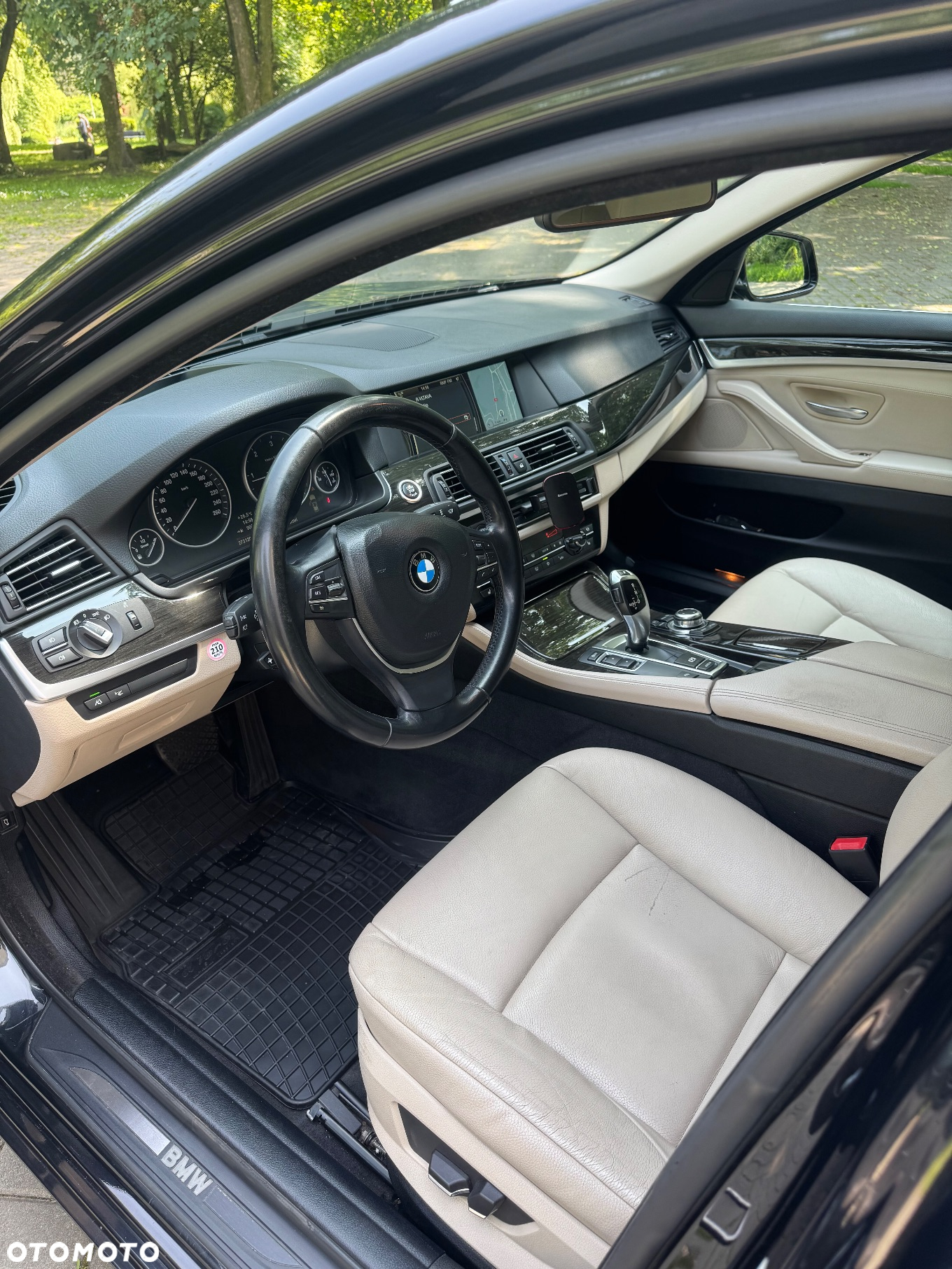 BMW Seria 5 520d Touring - 11