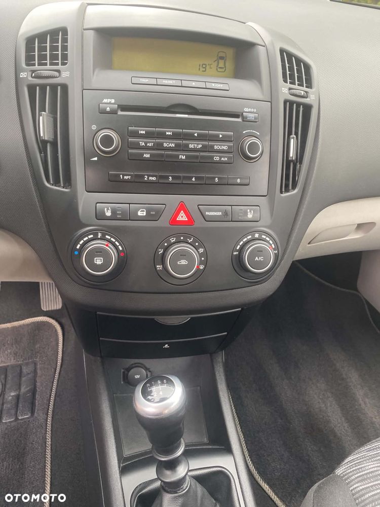 Kia Ceed 1.4 Comfort + - 11