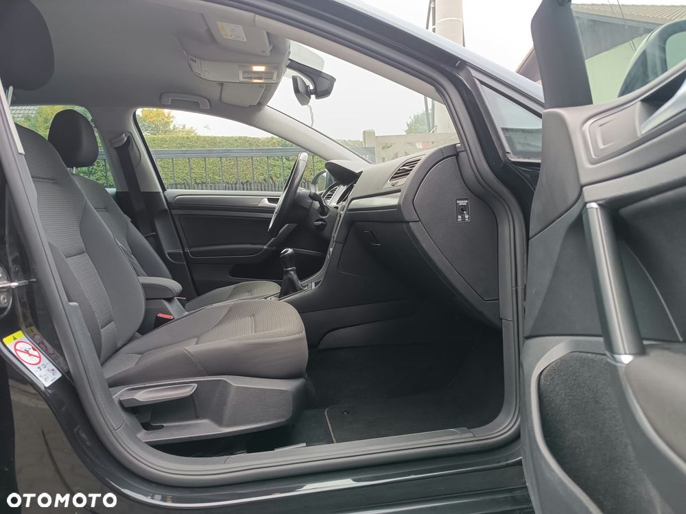 Volkswagen Golf - 17