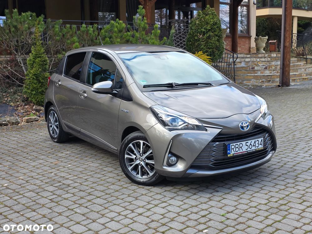 Toyota Yaris Hybrid 100 Premium - 2