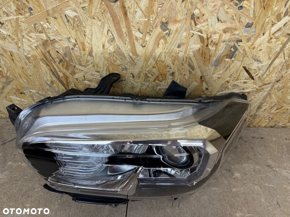 LAMPA LEWA SOCZEWKA LED TOYTOA TACOMA - 14