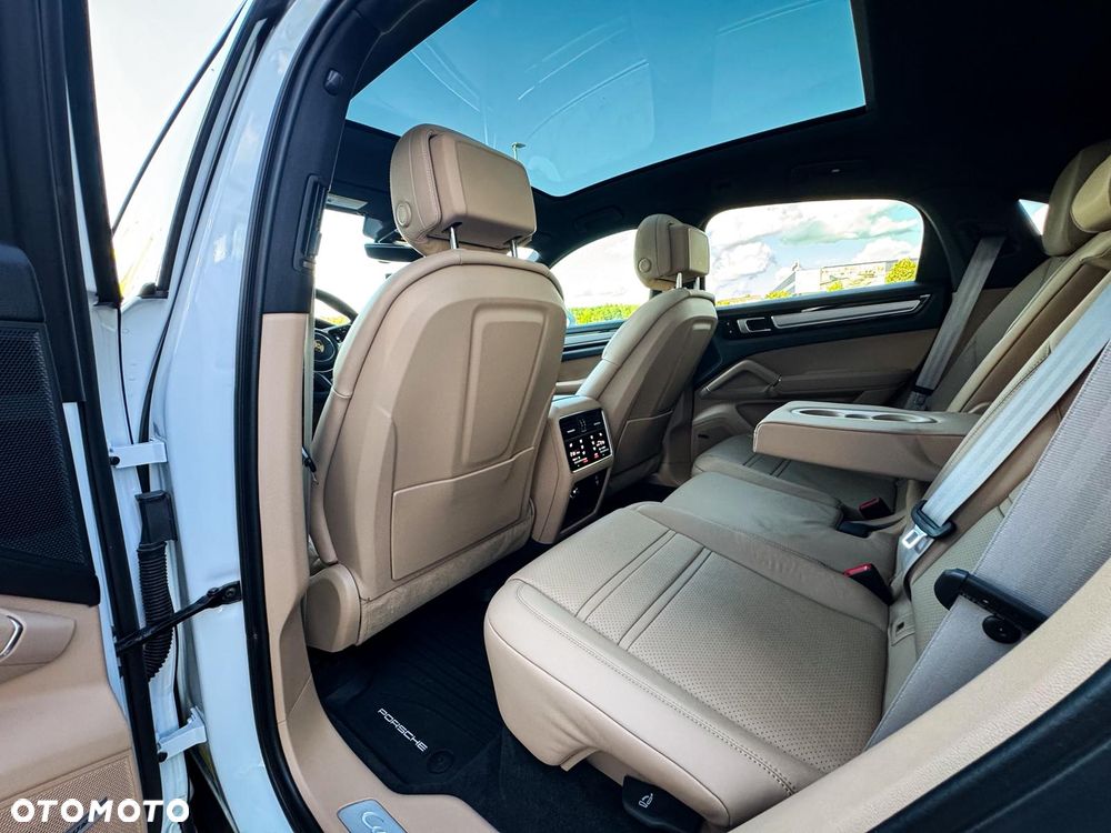 Porsche Cayenne Platinum Edition - 33