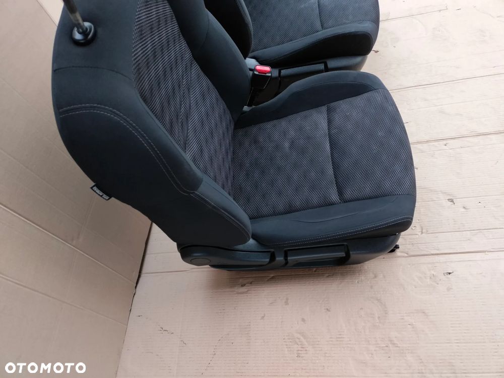 NISSAN QASHQAI J11 FOTEL PRAWY - 5