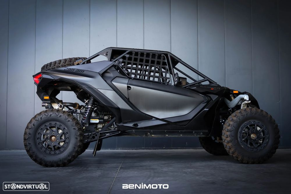 Can-Am Maverick R - 8