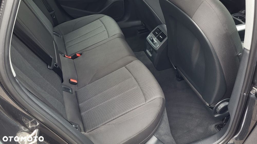 Audi A4 Limousine 35 TFSI mHEV S tronic - 14