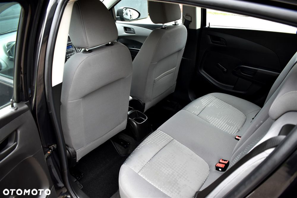 Chevrolet Aveo 1.2 LS - 20