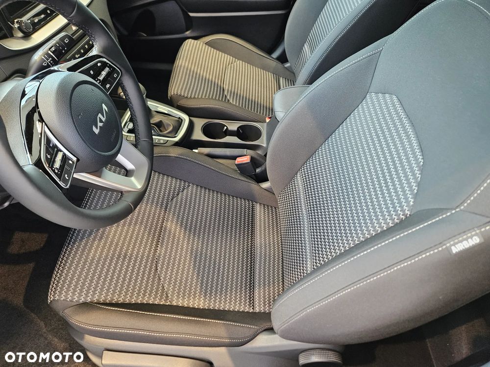 Kia XCeed 1.6 T-GDI Tribute DCT - 12