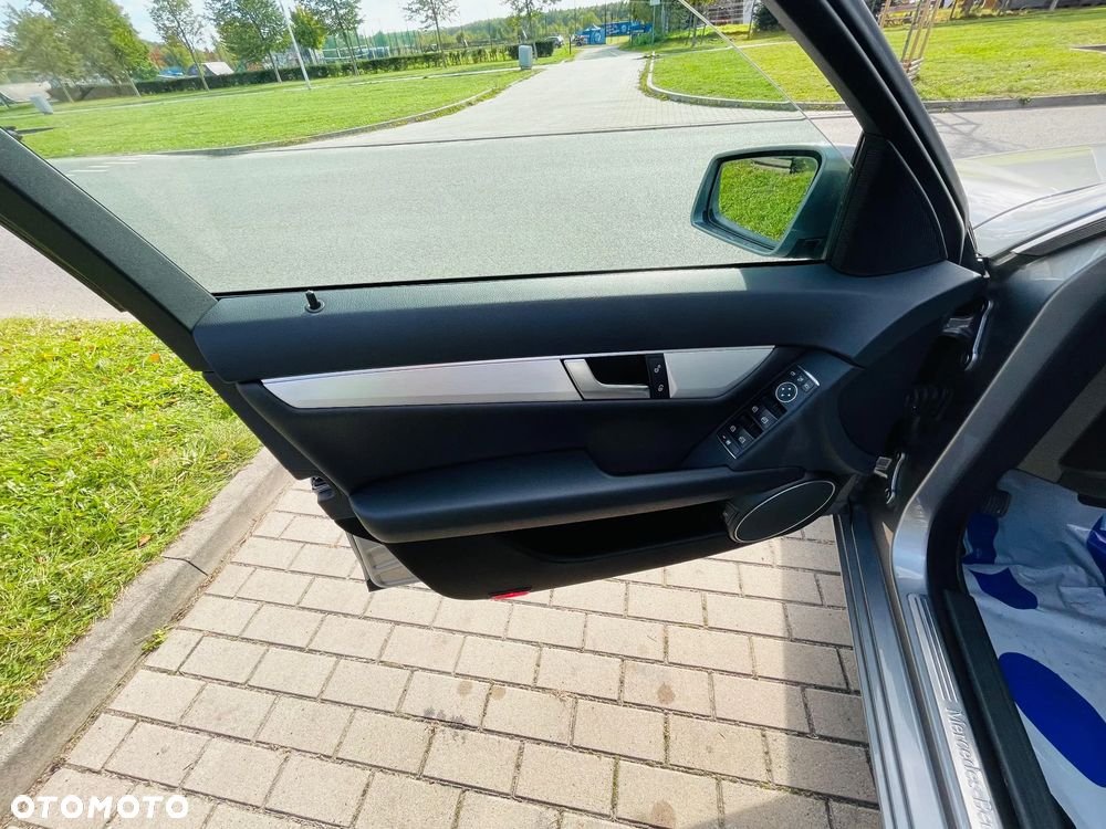 Mercedes-Benz Klasa C 180 (BlueEFFICIENCY) 7G-TRONIC Avantgarde - 18