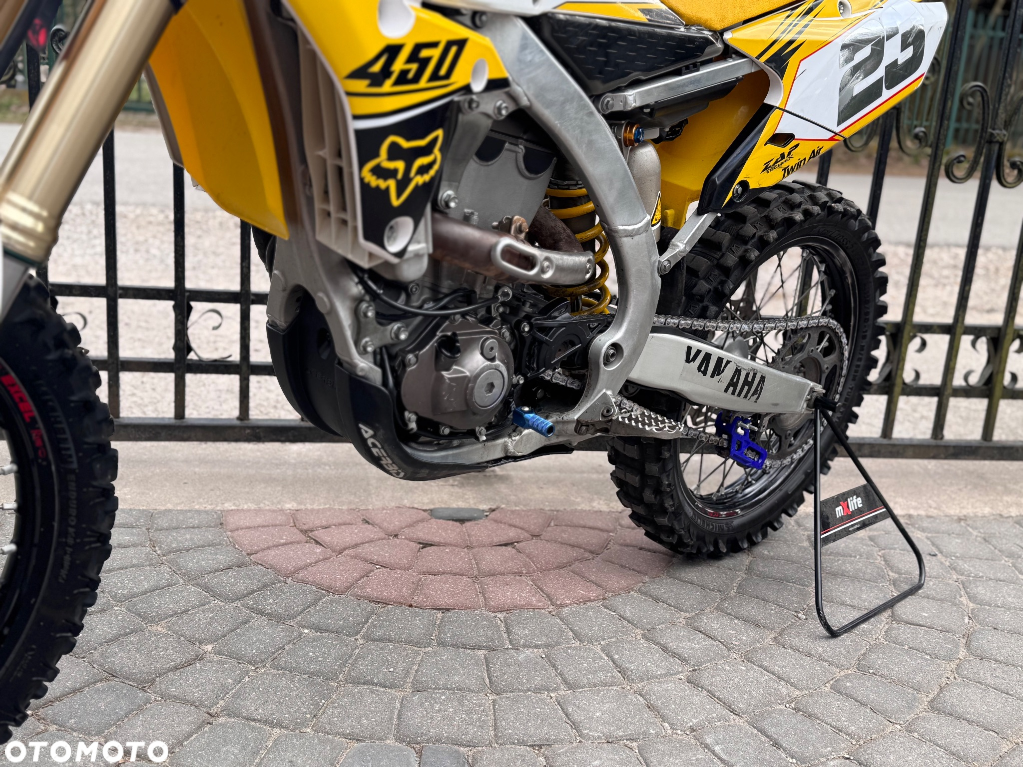 Yamaha YZF - 17