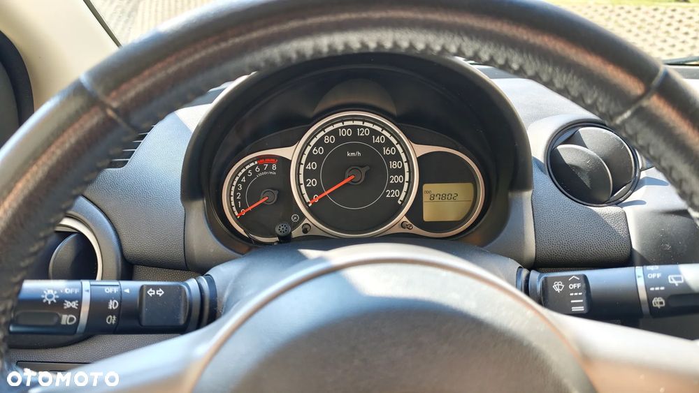 Mazda 2 1.3 Navi + - 10